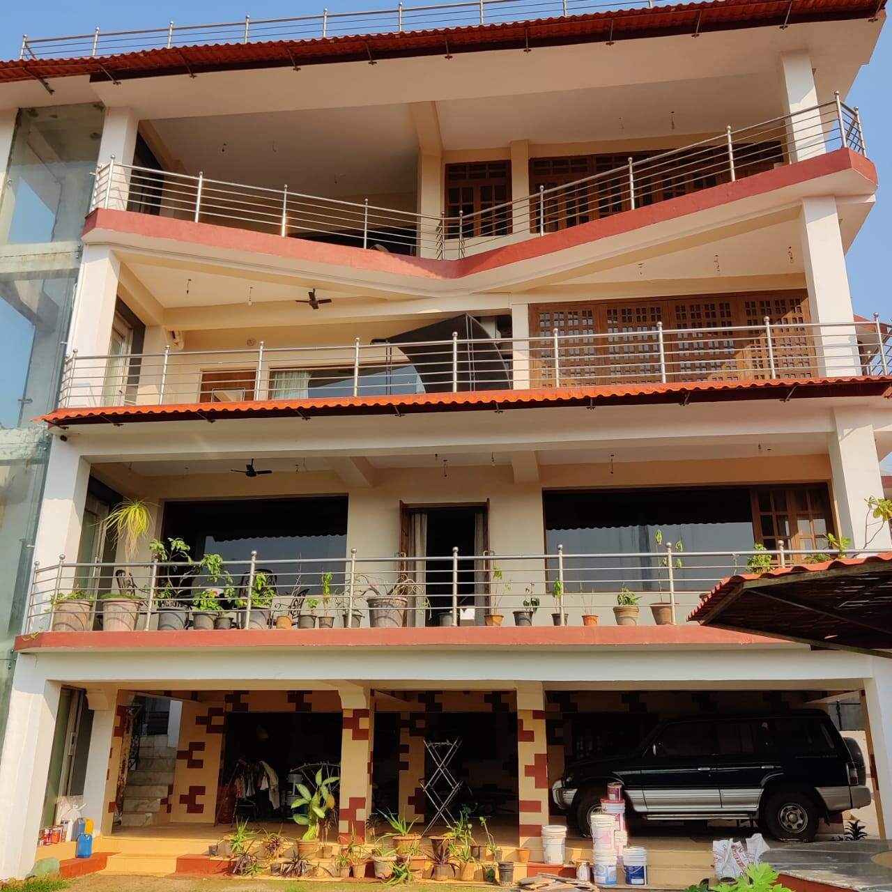 Contemporary 5-bedroom house with pool and ocean views for sale in Goa